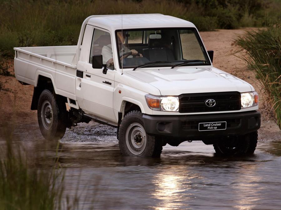  Toyota Land Cruiser 70 Pickup 2007 года  (ZA) (фото 9 из 12)